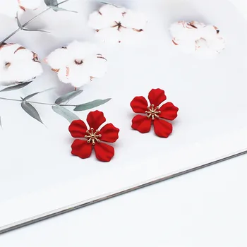 2019 coreeană Nou Design Moda Bijuterii Drăguț Metalic Vopsit flori Cercei stud Beach Resort Petrecere Cercei pentru femei cadouri
